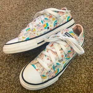Converse girls shoes size 13. Used in good condition